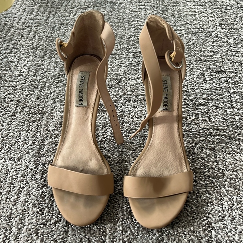 Steve Madden 6.5 nude heel